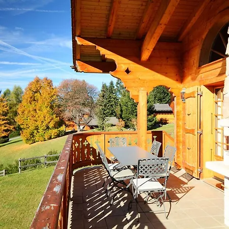Chalet Chalet La Peluche בקתה